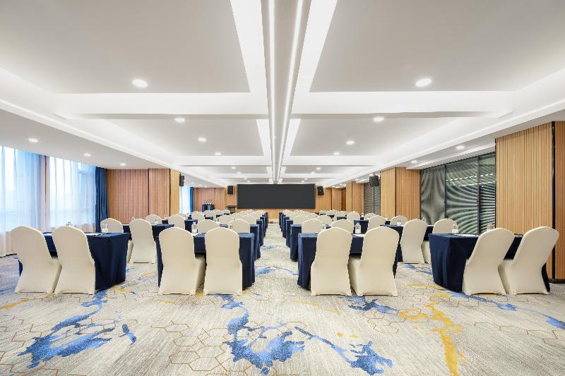 Madison Hotel Xining Hailu New District image