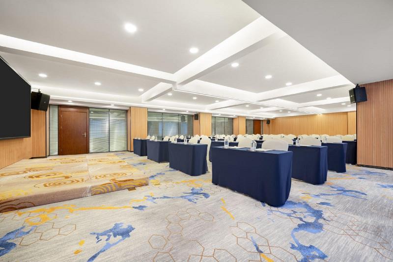 Madison Hotel Xining Hailu New District image