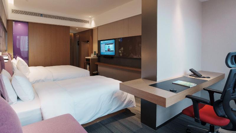 Madison Hotel Xining Hailu New District image