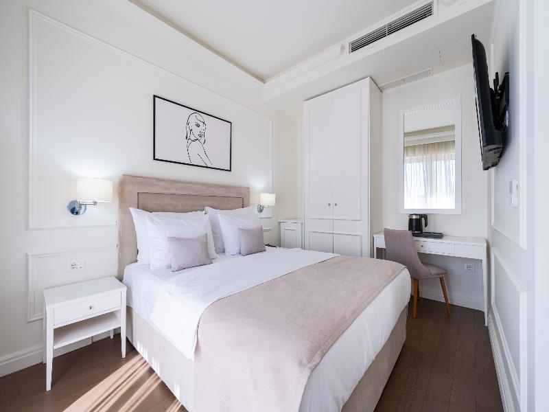 Hotel Eden image