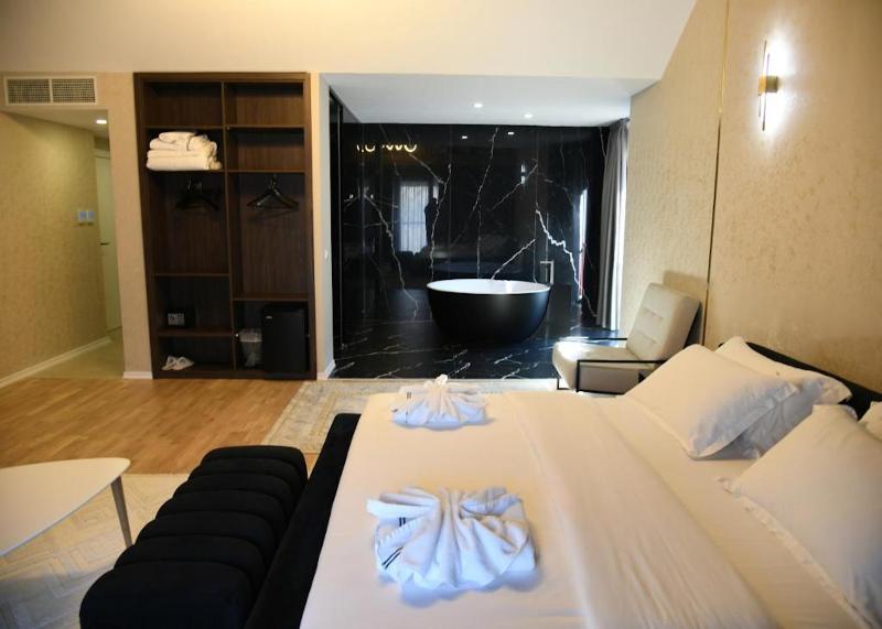 Hotel Valbor image