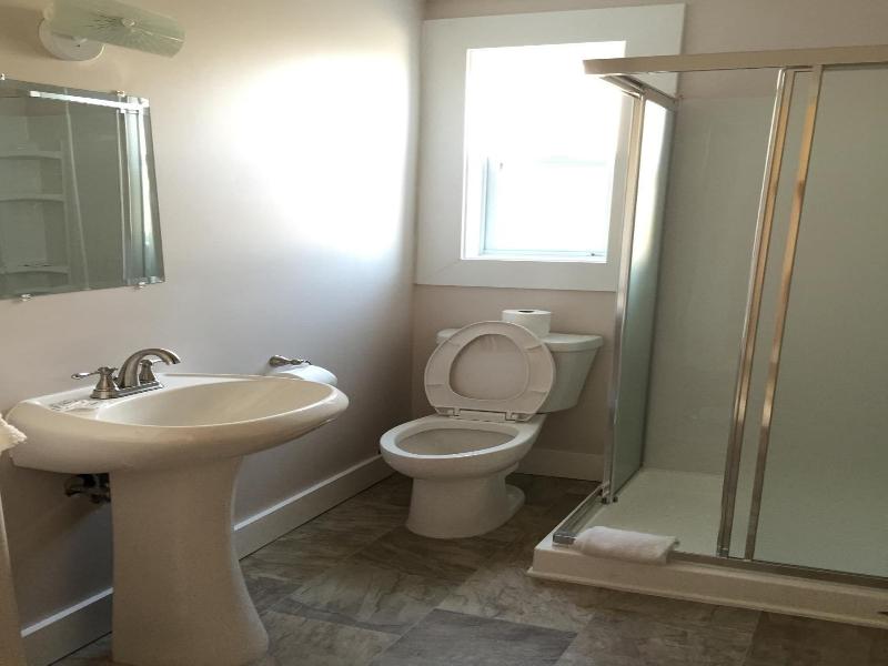 Admiral S Quay Motel Suites image