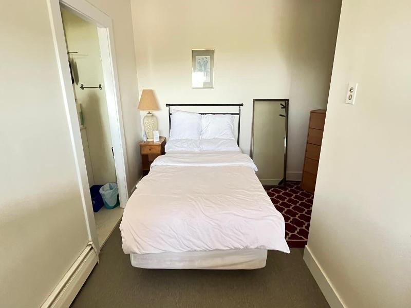 Admiral S Quay Motel Suites image