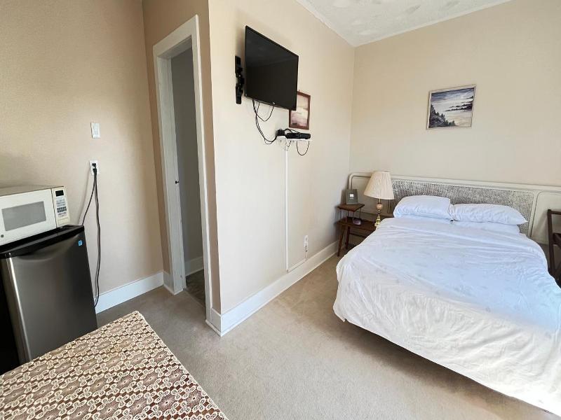 Admiral S Quay Motel Suites image