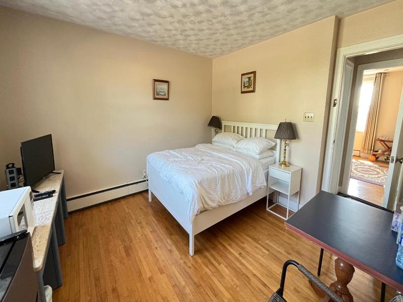 Admiral S Quay Motel Suites image
