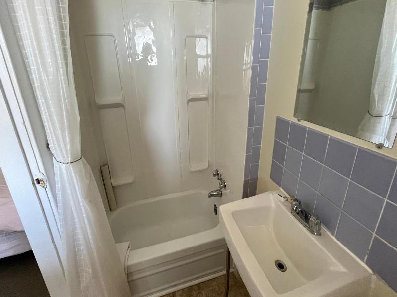 Admiral S Quay Motel Suites image