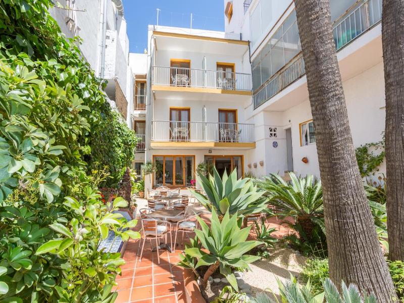 Hotel Buigues image