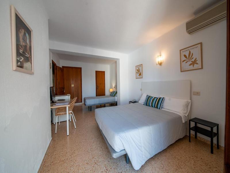 Hotel Buigues image