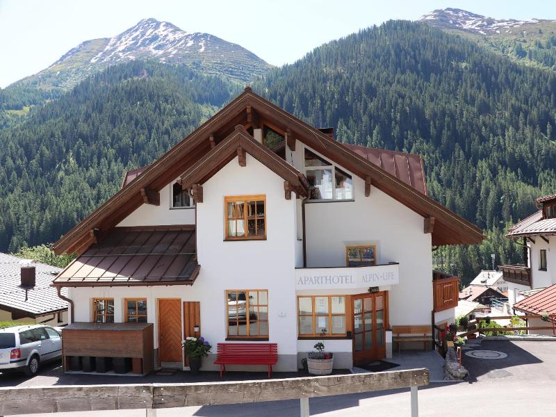 Aparthotel Alpin Life image