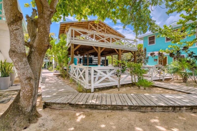 Camp Bay Lodge image