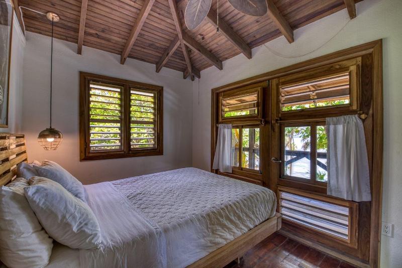 Camp Bay Lodge image