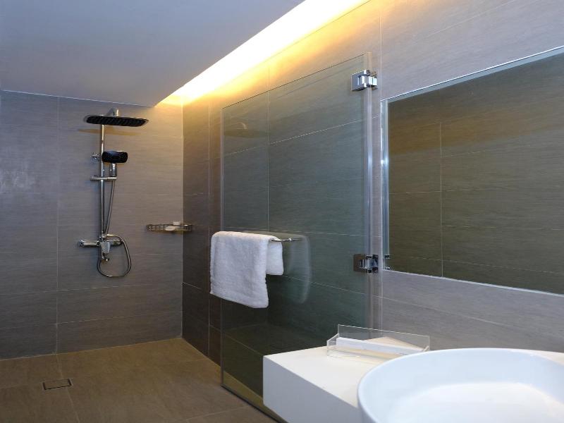 One Central Hotel image