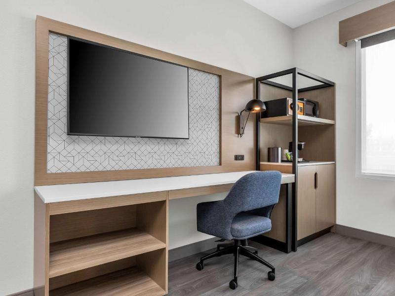 La Quinta Inn & Suites By Wyndham San Jose Silicon image