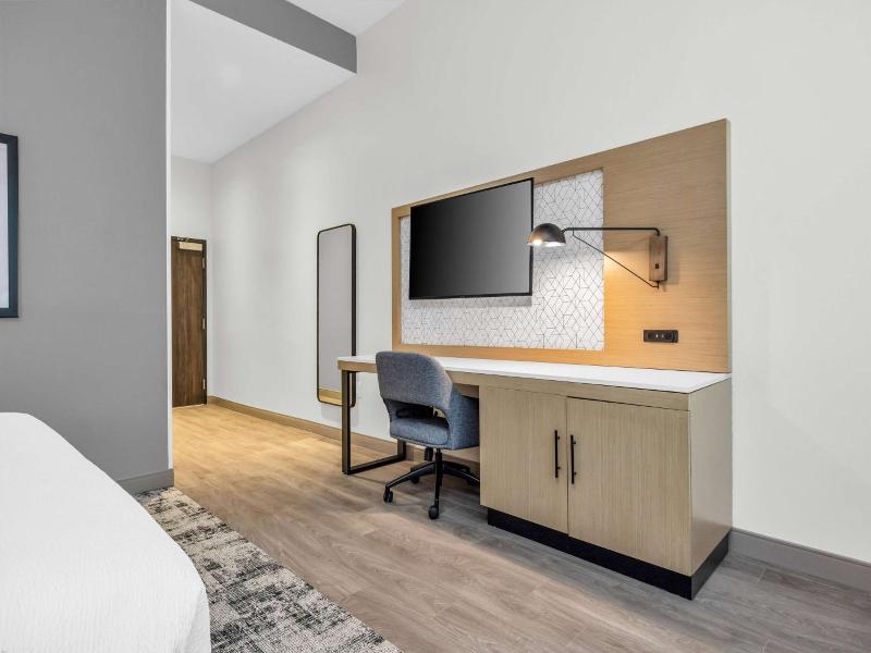 La Quinta Inn & Suites By Wyndham San Jose Silicon image