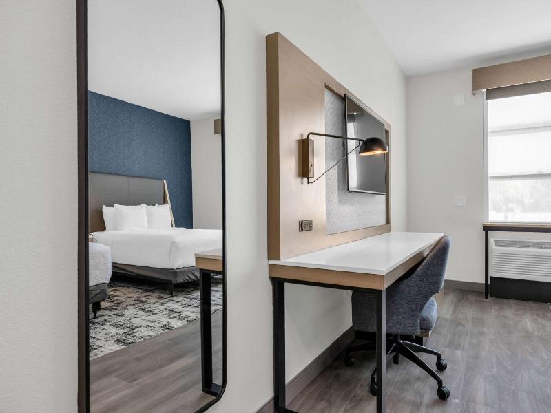La Quinta Inn & Suites By Wyndham San Jose Silicon image