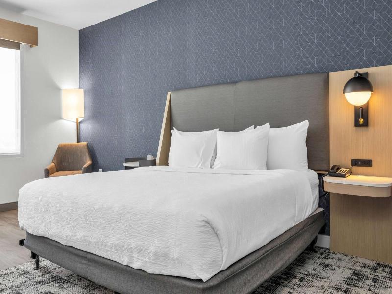 La Quinta Inn & Suites By Wyndham San Jose Silicon image