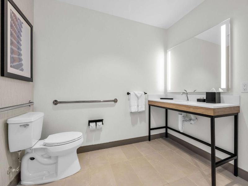 La Quinta Inn & Suites By Wyndham San Jose Silicon image