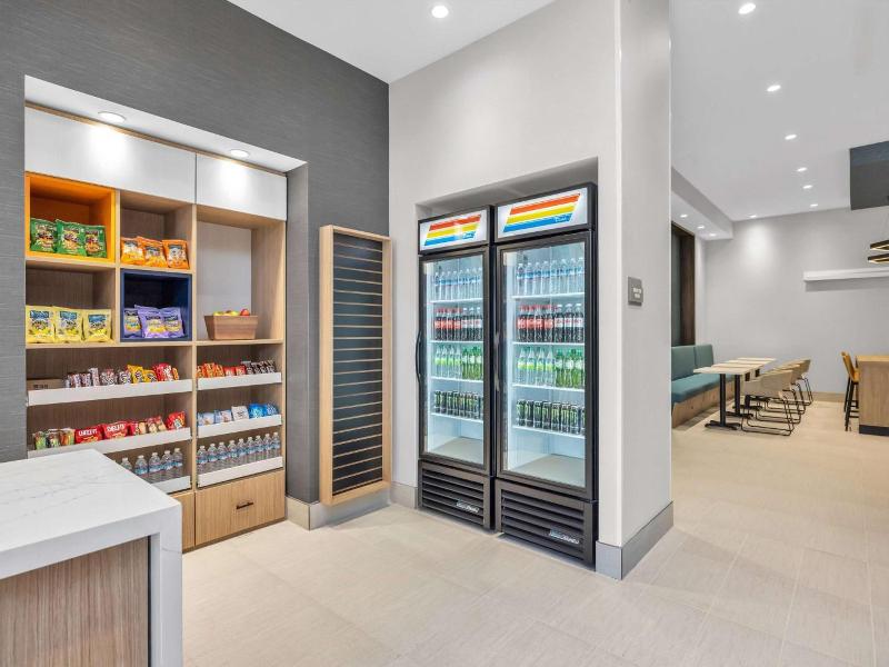 La Quinta Inn & Suites By Wyndham San Jose Silicon image