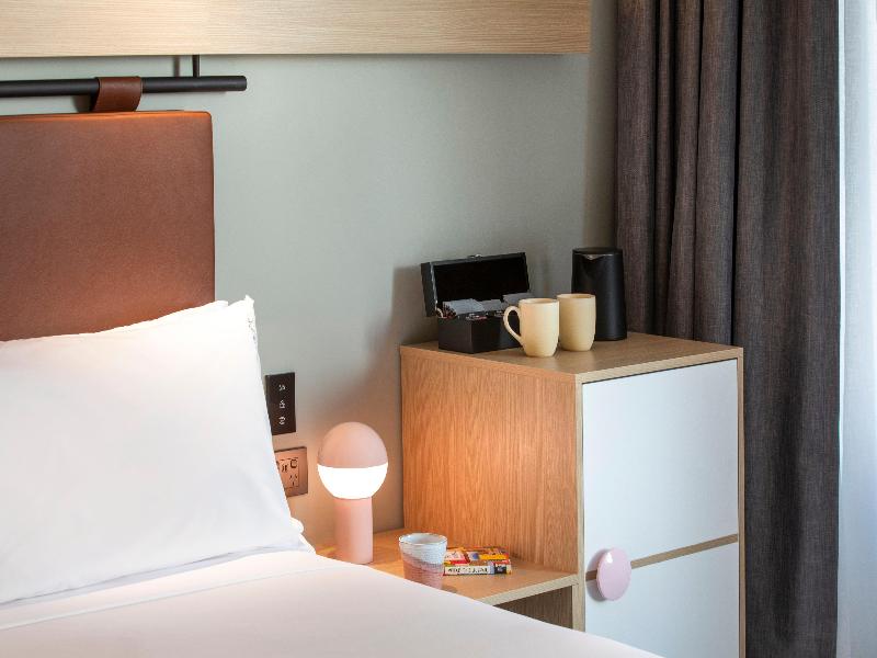 Holiday Inn Melbourne Bourke Street Mall image