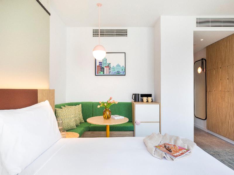 Holiday Inn Melbourne Bourke Street Mall image