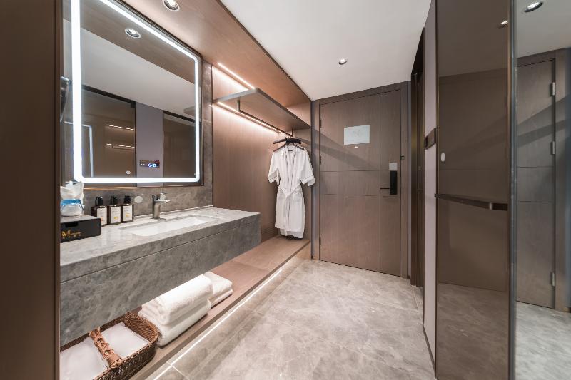 Madison Hotel Shihezi Tianfu image