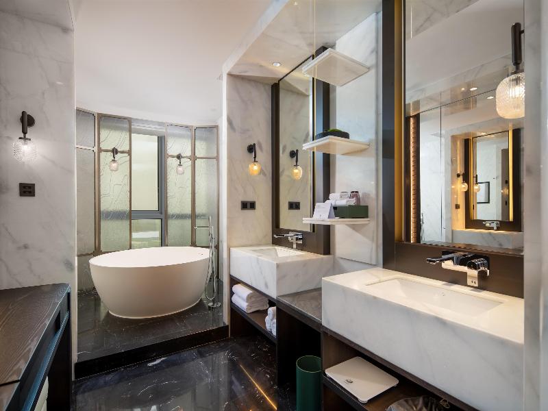 DoubleTree by Hilton Guang'an image