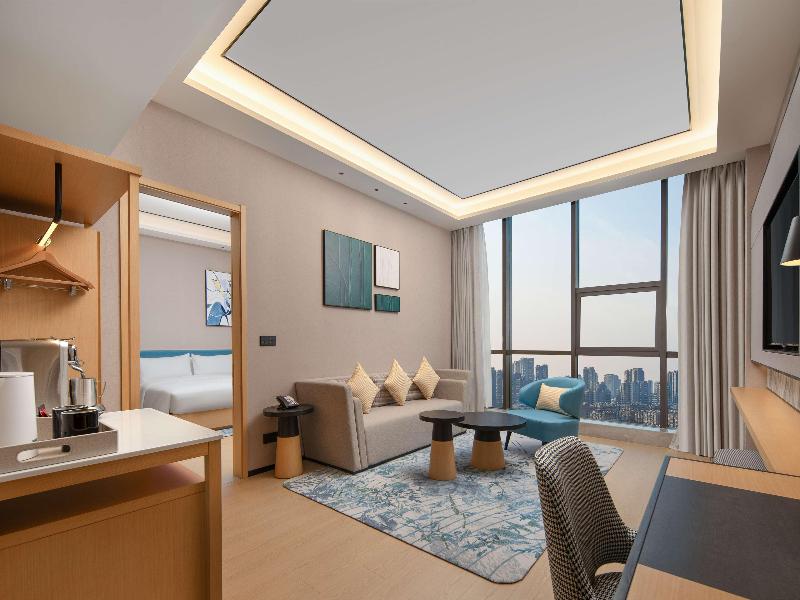 Hilton Garden Inn Xuzhou Pengcheng Square image