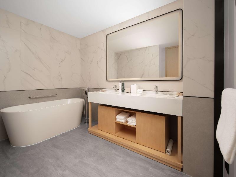 Hilton Garden Inn Xuzhou Pengcheng Square image