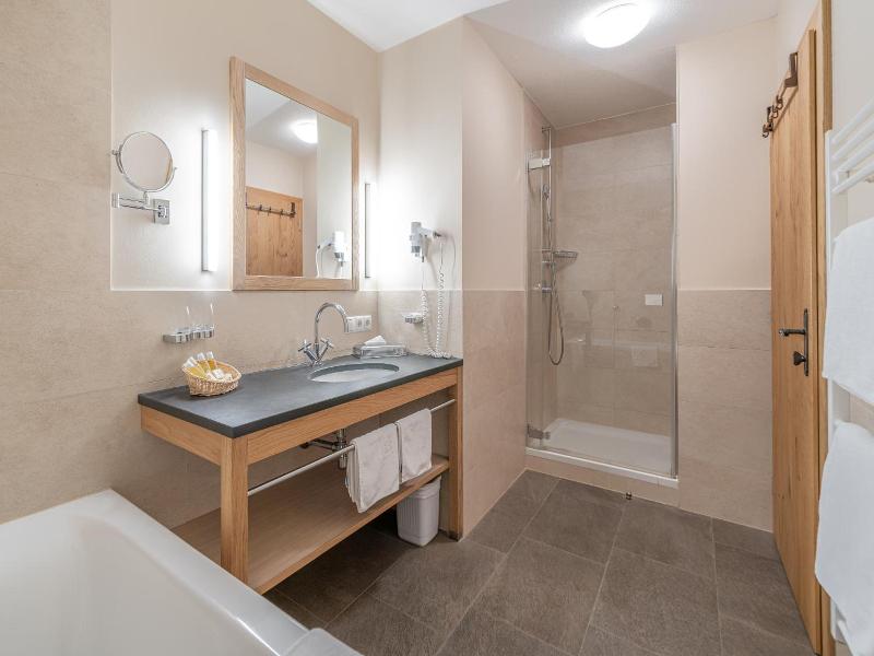 Hotel Enzian Apartmenthotel Johannes image
