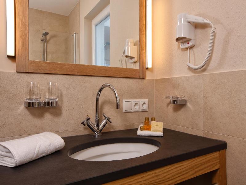 Hotel Enzian Apartmenthotel Johannes image