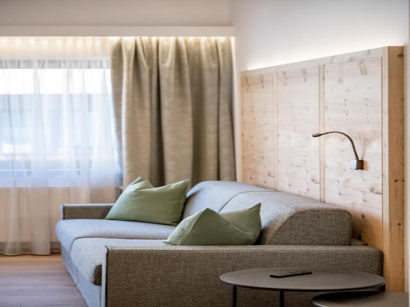 Hotel Enzian Apartmenthotel Johannes image