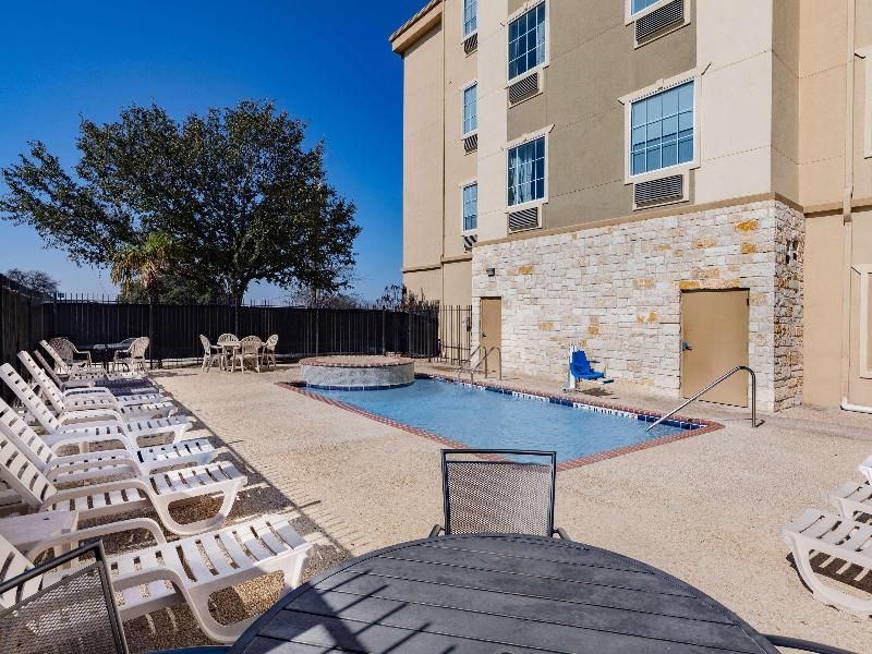 Comfort Inn Suites Att image