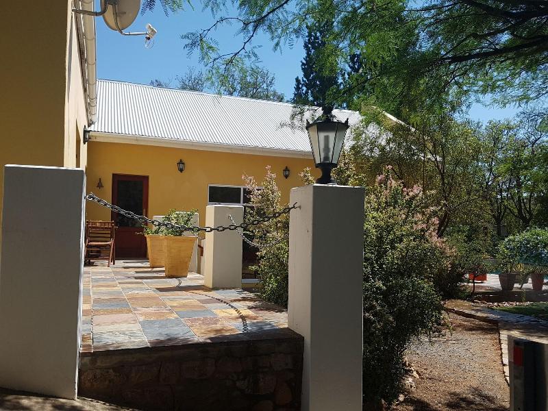 Steytlerville Villa Guest House