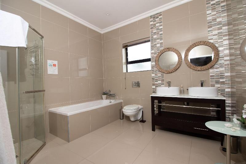 Cashmere Suites image