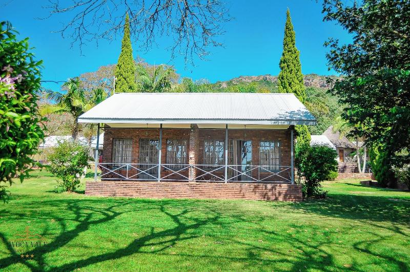 Avoca Vale Country Hotel — exterior view