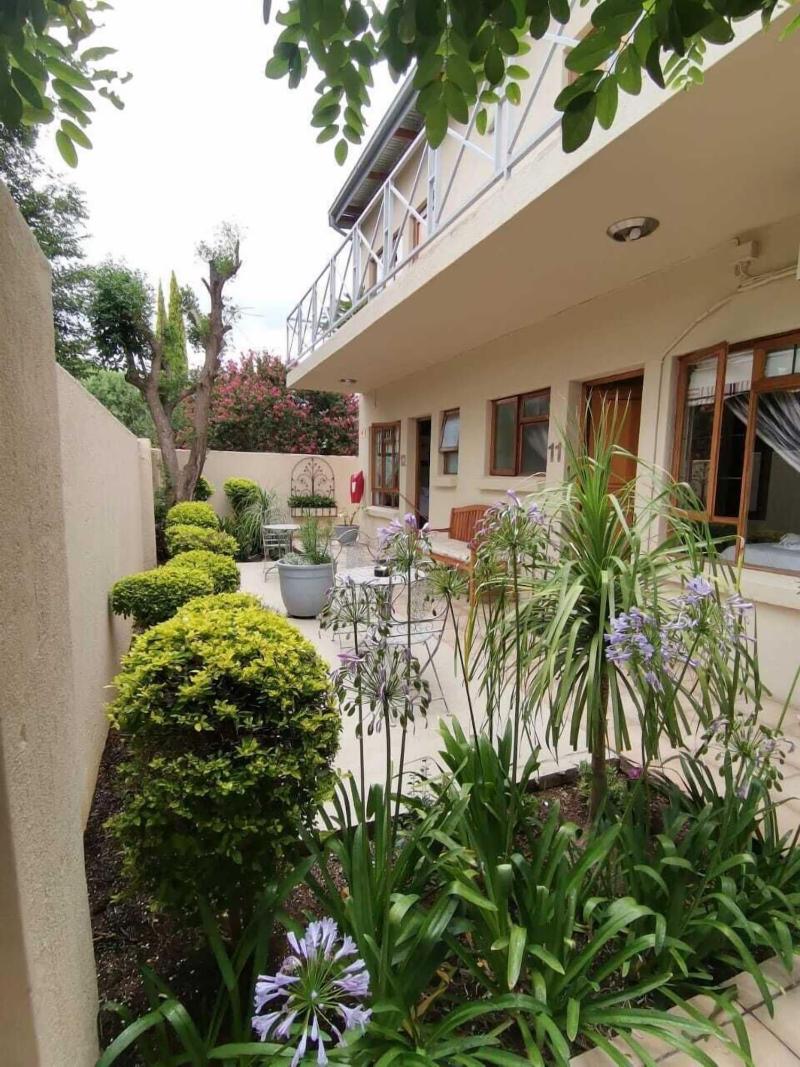 Rene S Guest House