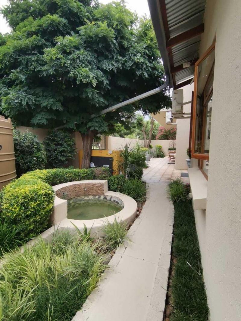 Rene S Guest House