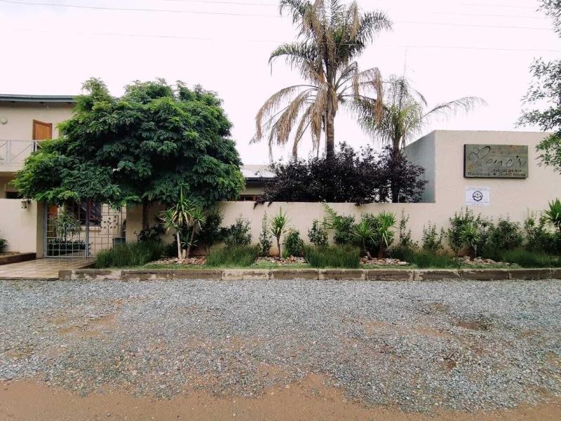 Rene S Guest House