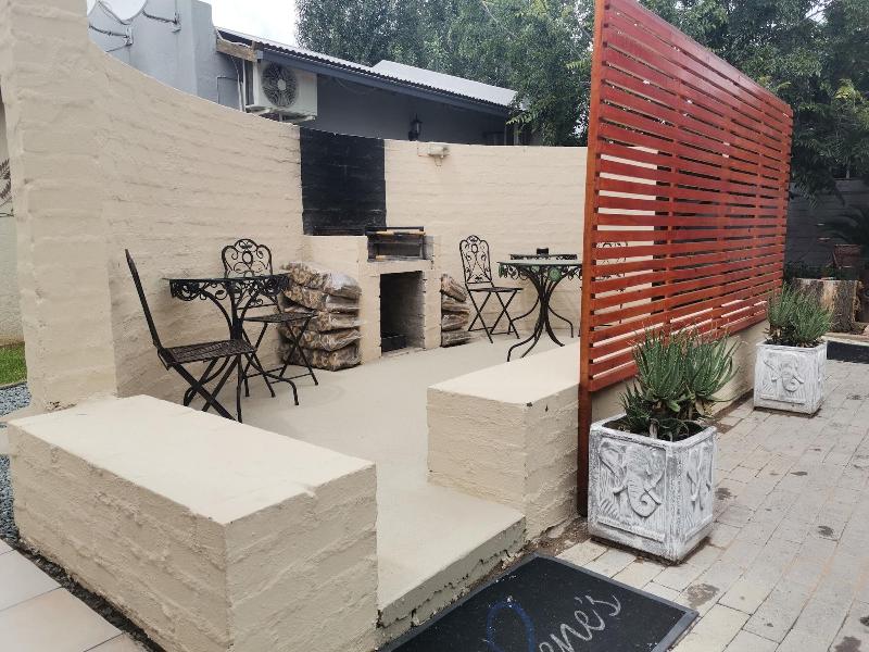 Rene S Guest House