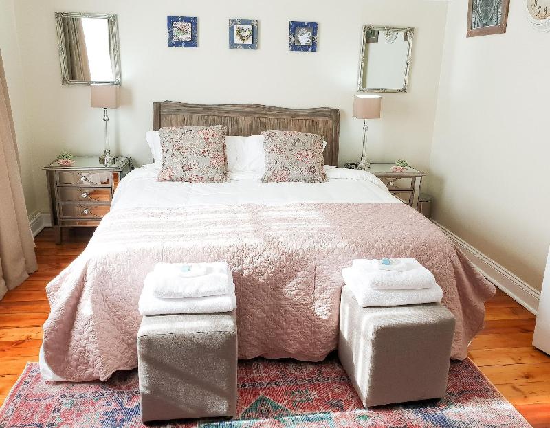 Bauhenia Guesthouse image