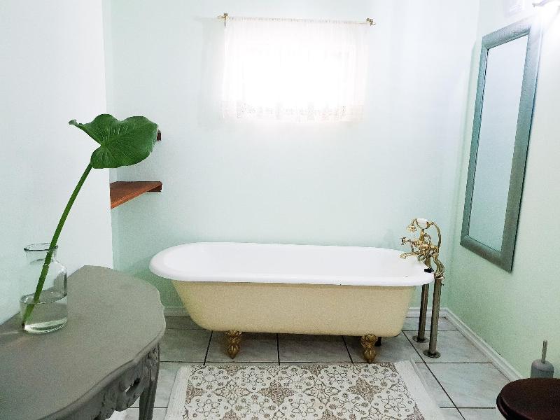 Bauhenia Guesthouse image
