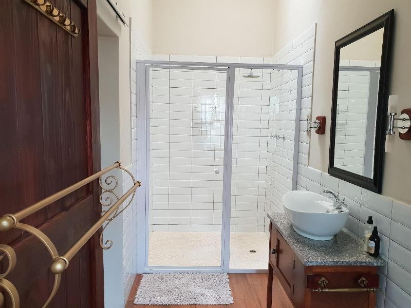 Bauhenia Guesthouse image