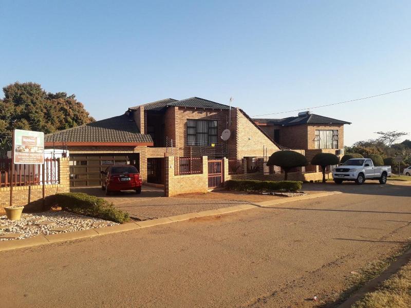 Vakhusi Bed And Breakfast image