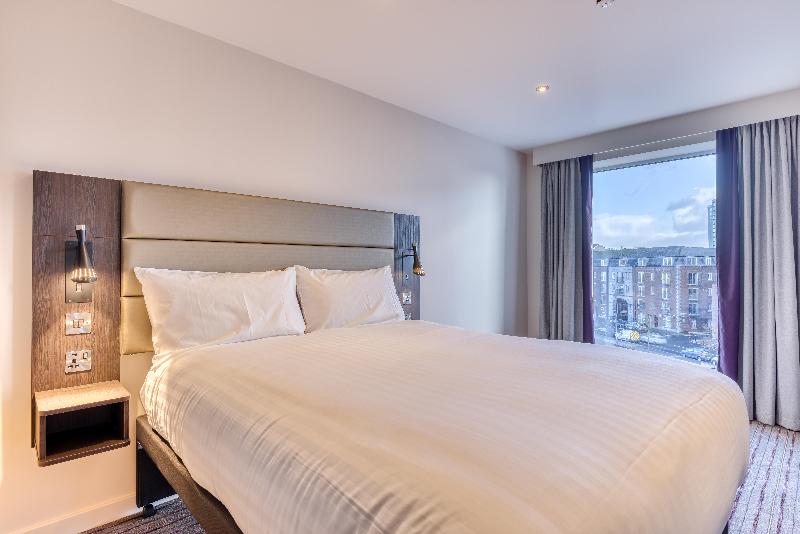 Premier Inn Cork City Centre image