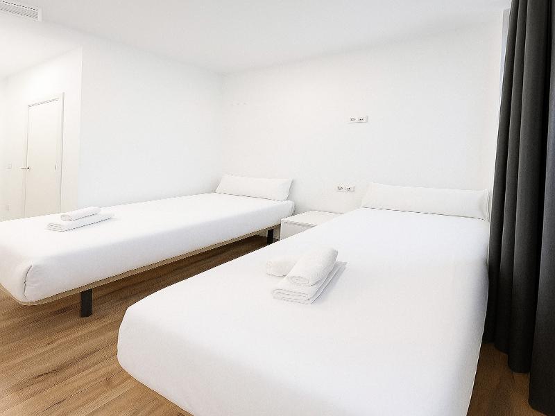 Hostal Bernabeu image