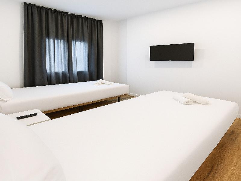 Hostal Bernabeu image