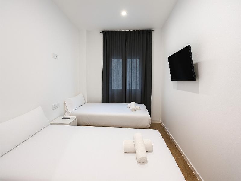 Hostal Bernabeu image