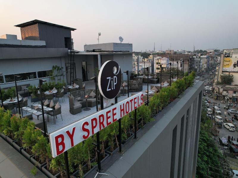 Zip By Spree Hotels Nanded image