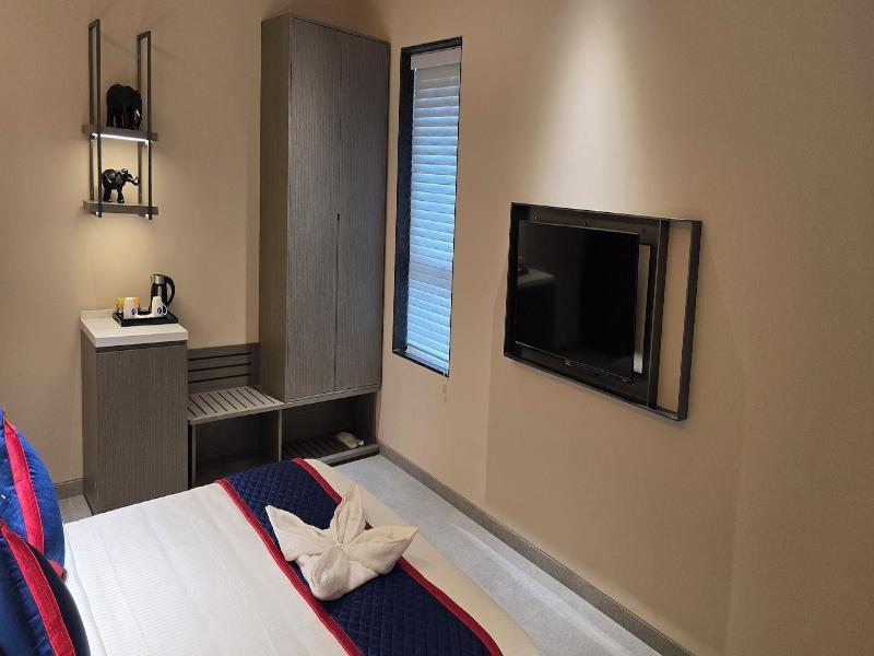 Zip By Spree Hotels Nanded image