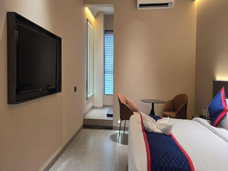 Zip By Spree Hotels Nanded image
